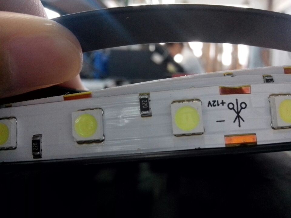 12V 5050 60燈單芯白光LED軟燈條 工廠直銷特價，外貿出口品質之選